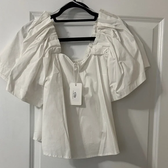 Chic White Blouse with Ruffled Sleeves - Picture 1 of 6